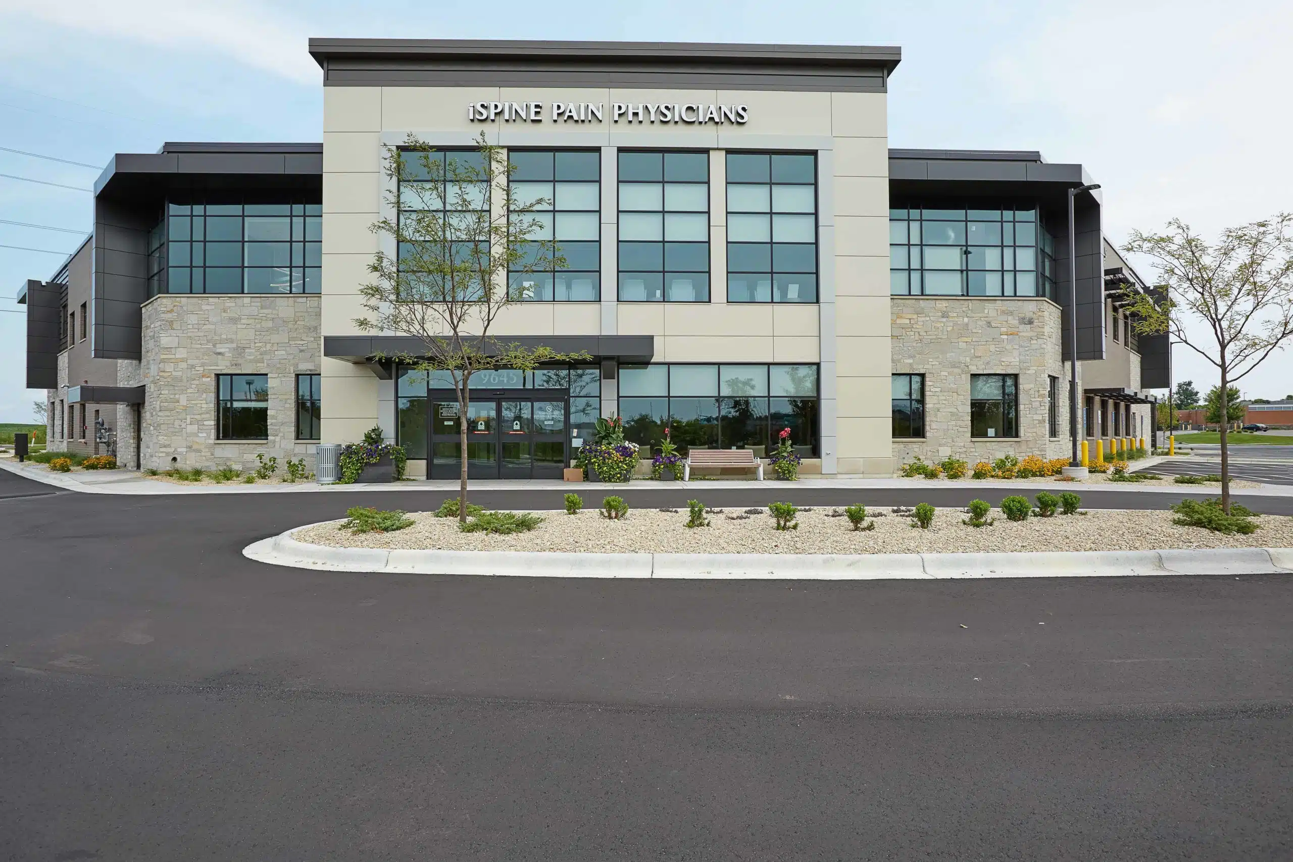 iSpine Clinics Pain Care Maple Grove building photo