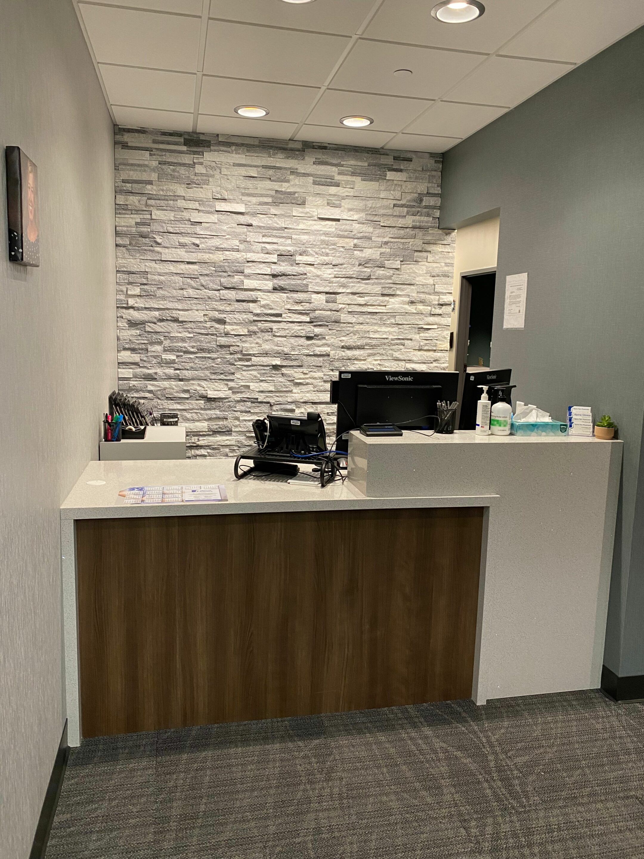 iSpine Clinics Pain Care Edina clinic reception